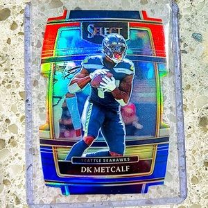 DK METCALF RED/BLUE PRIZM CARD DIECUT NFL SELECT 2021 SEATTLE SEAHAWKS